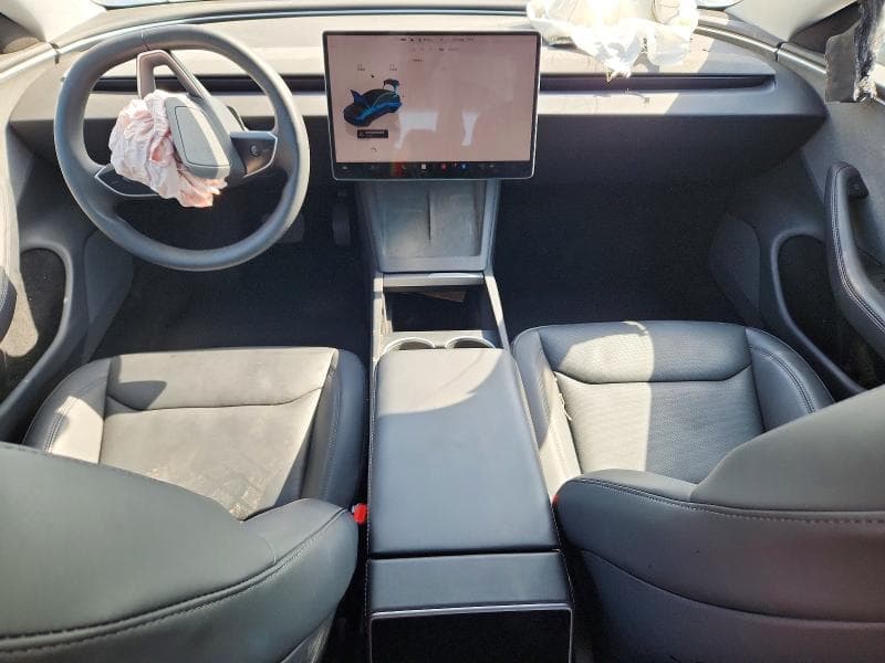 2025 TESLA MODEL 3 8