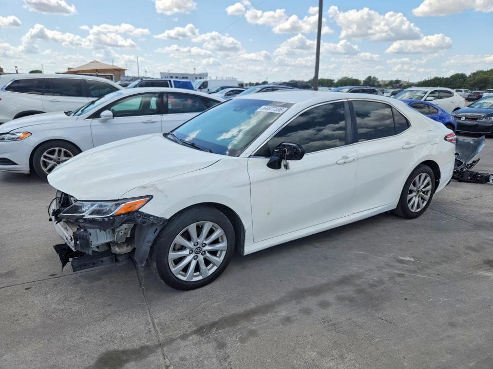 2018 TOYOTA CAMRY LE - 1