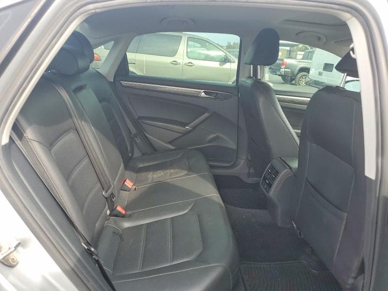 2018 VOLKSWAGEN PASSAT SE 10