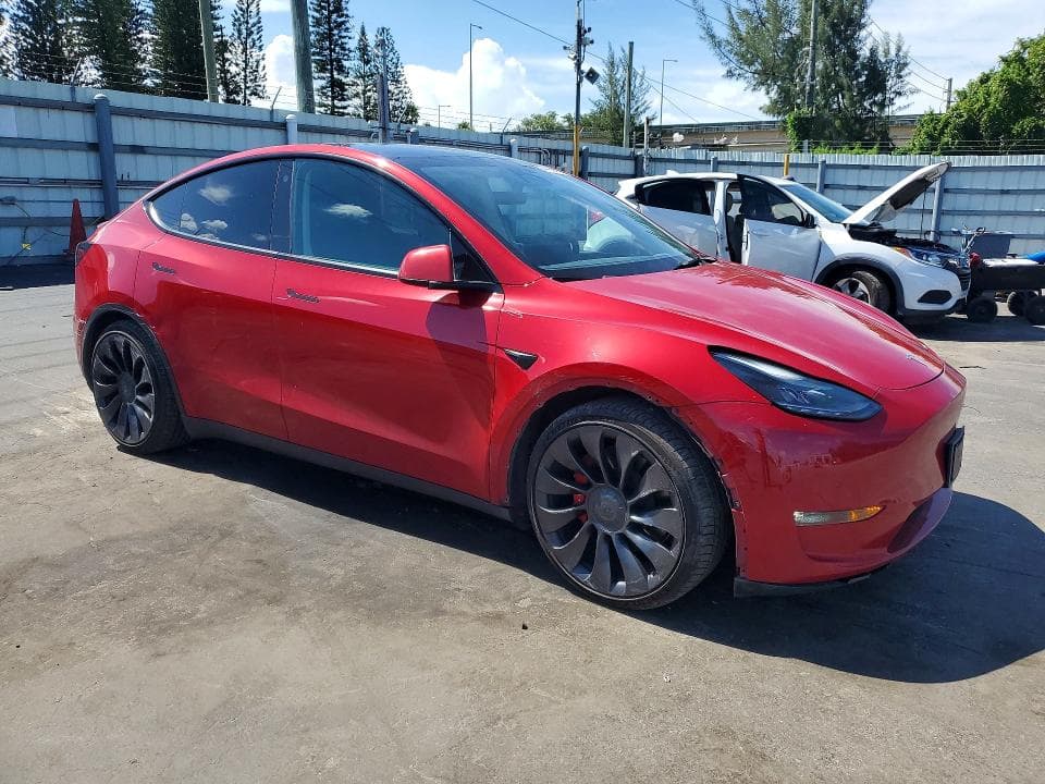 2023 TESLA MODEL Y 4