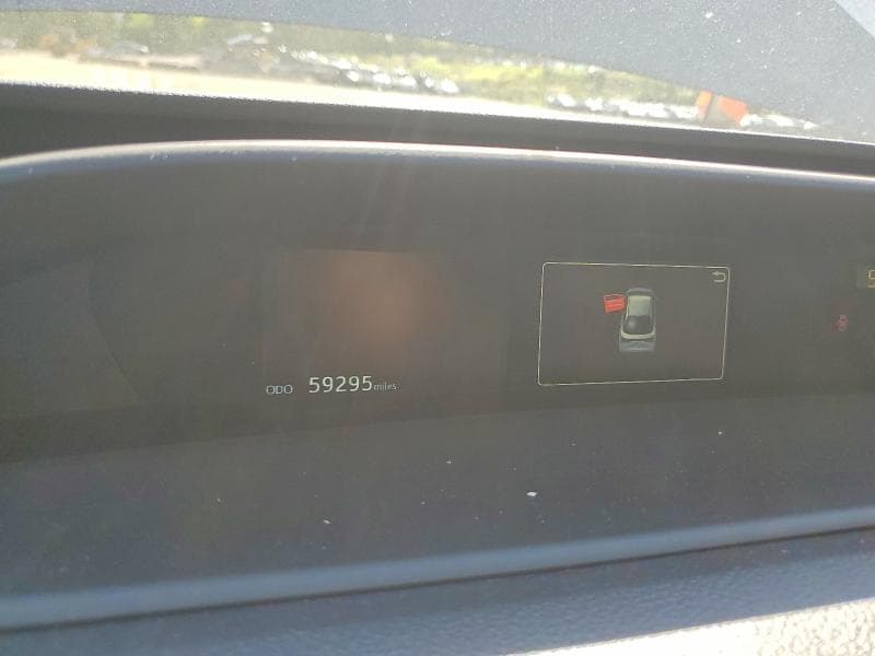 2022 TOYOTA PRIUS XLE AWD-E 9