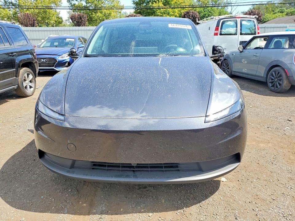 2026 TESLA MODEL Y 5