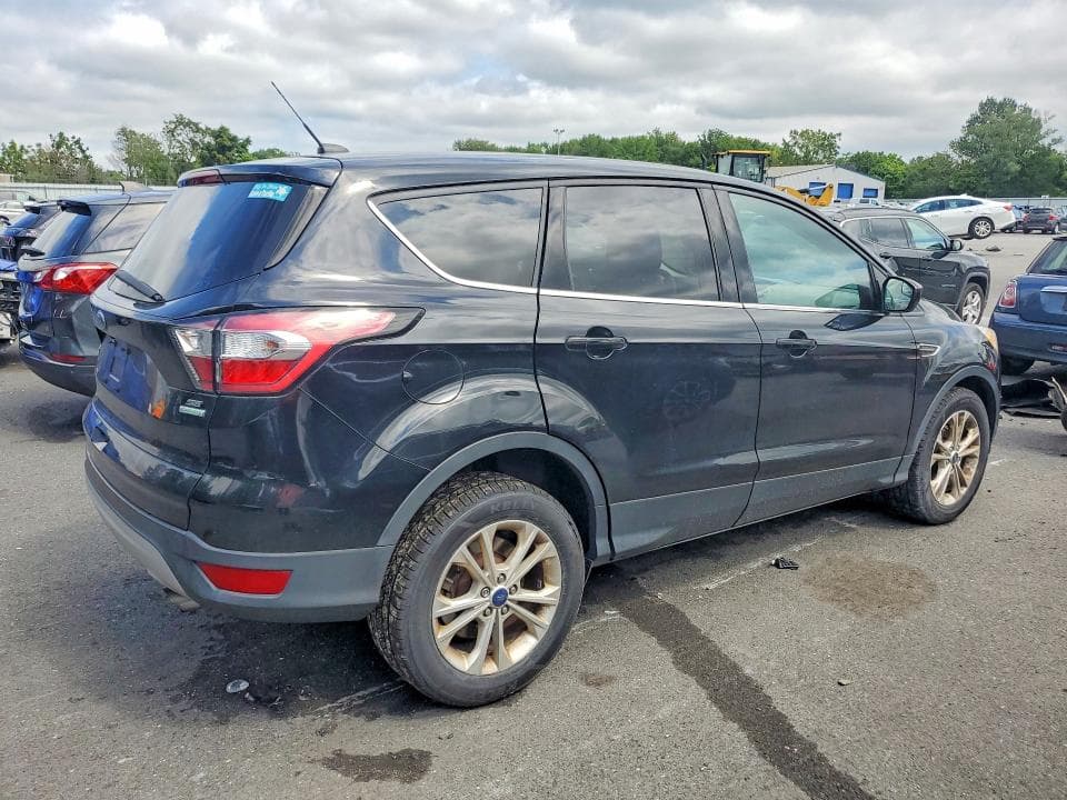 2017 FORD ESCAPE SE 3