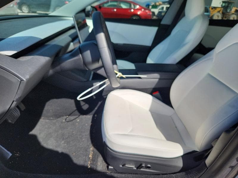 2025 TESLA MODEL 3 7