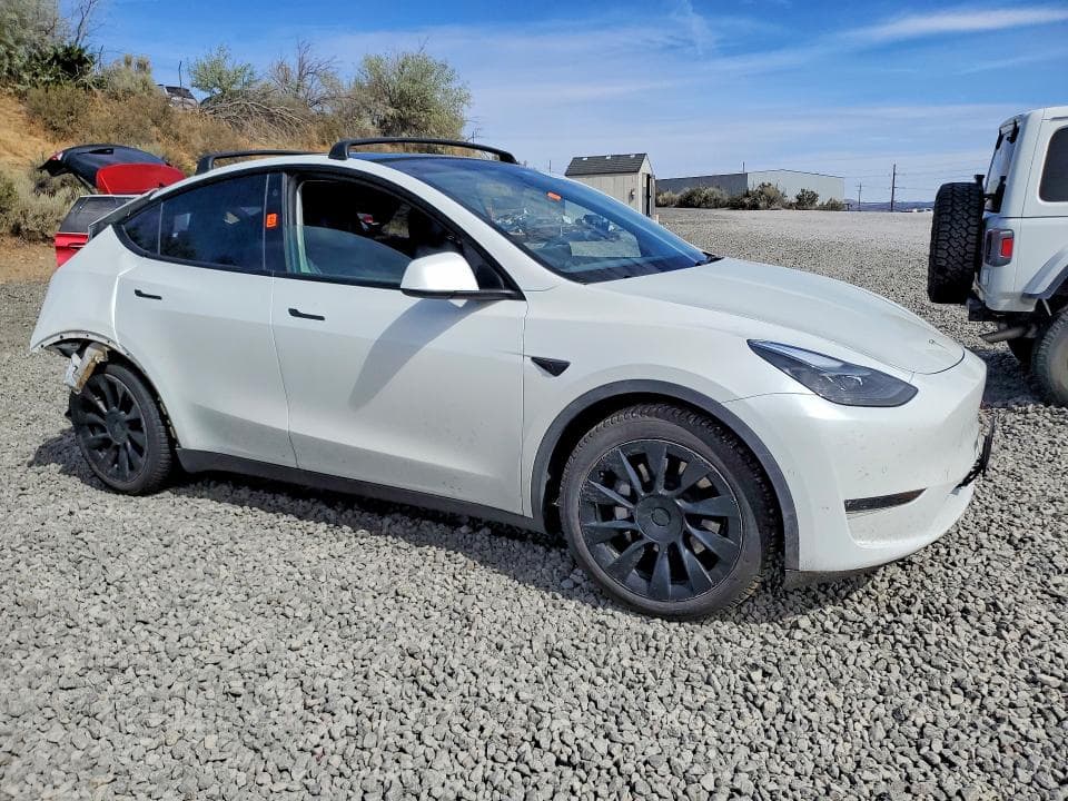 2022 TESLA MODEL Y 4