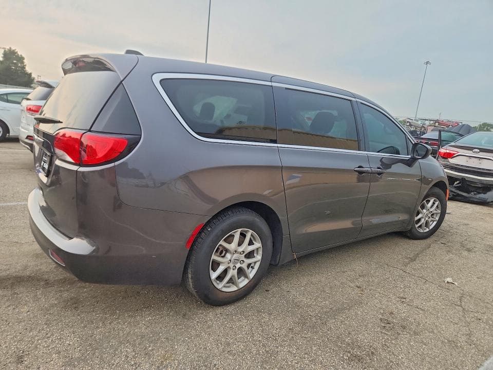 2023 CHRYSLER VOYAGER LX 3