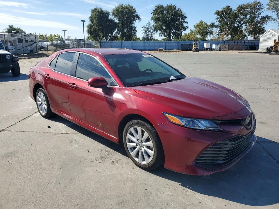 2018 TOYOTA CAMRY LE 4