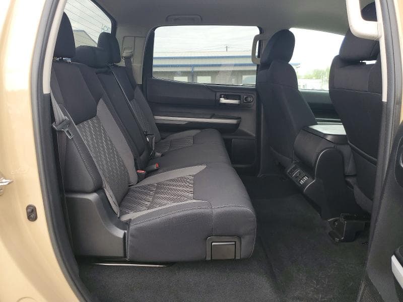 2019 TOYOTA TUNDRA SR5 10