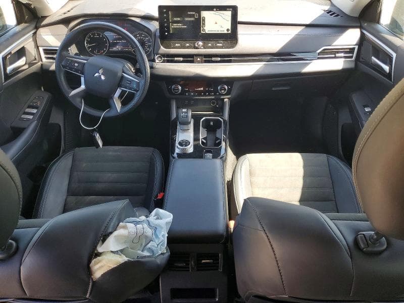 2025 MITSUBISHI OUTLANDER SE 8