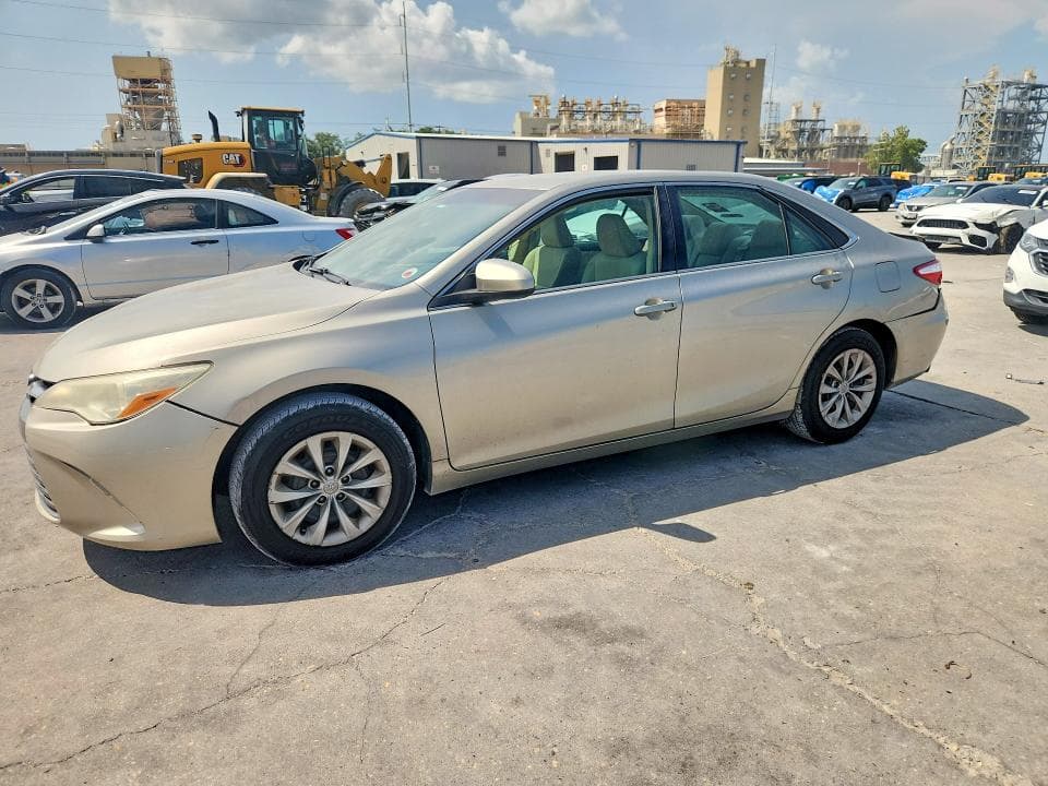 2017 TOYOTA CAMRY LE - 1