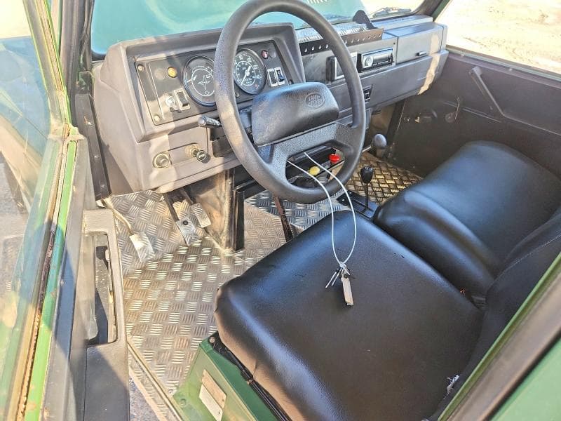 1983 LAND ROVER DEFENDER 8