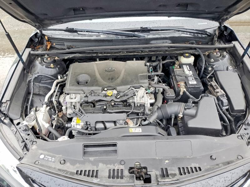 2018 TOYOTA CAMRY SE 11