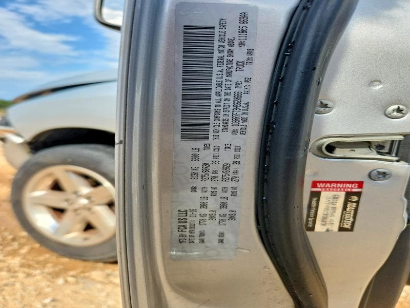 2017 RAM 1500 ST 13