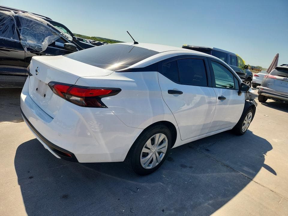 2021 NISSAN VERSA S 3