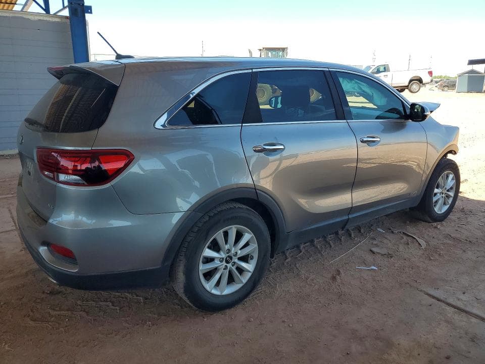 2019 KIA SORENTO LX V6 3