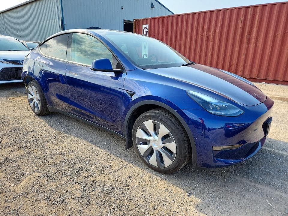 2024 TESLA MODEL Y 4