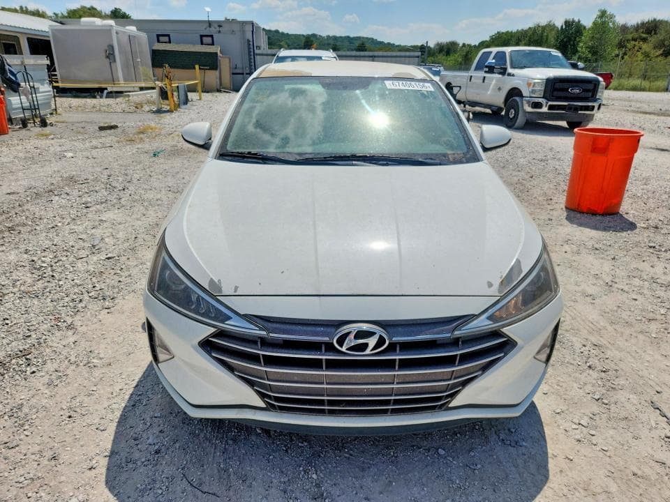 2019 HYUNDAI ELANTRA SE 5