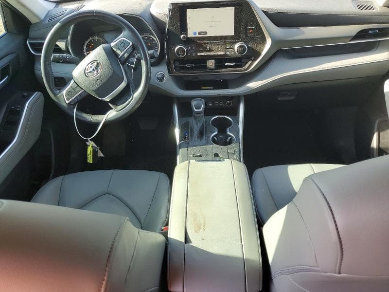 2023 TOYOTA HIGHLANDER XLE 8