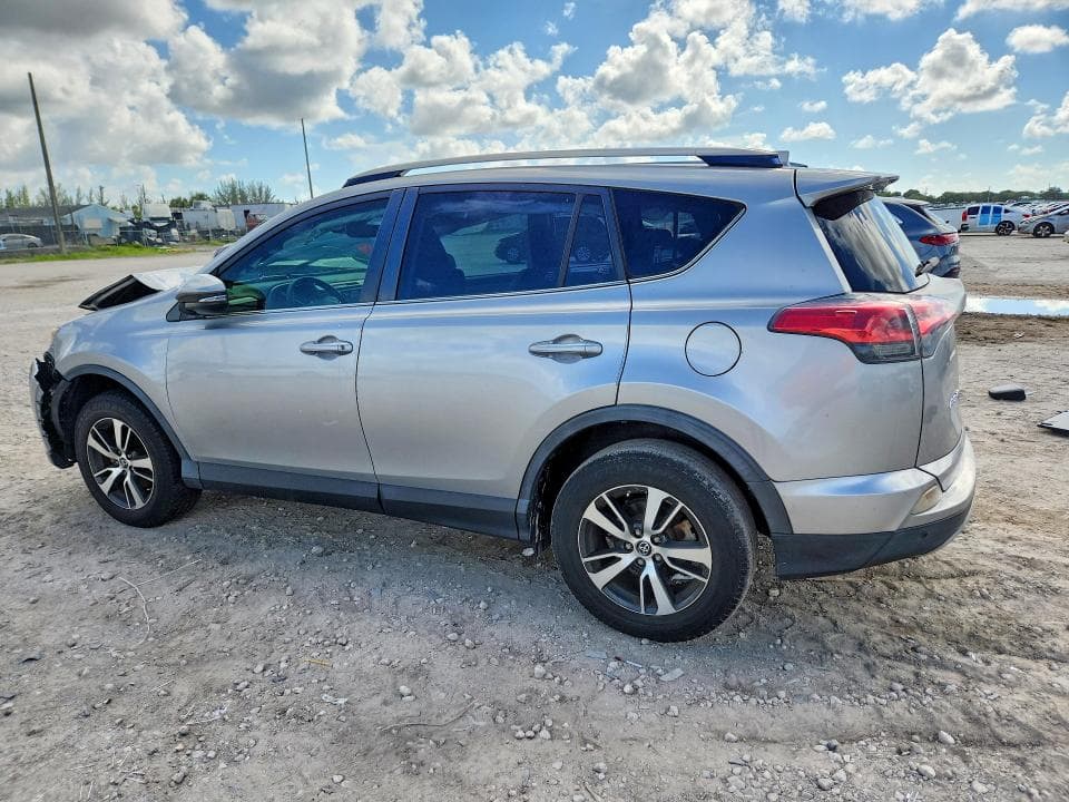 2018 TOYOTA RAV4 XLE 2