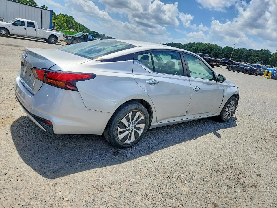 2024 NISSAN ALTIMA S 3