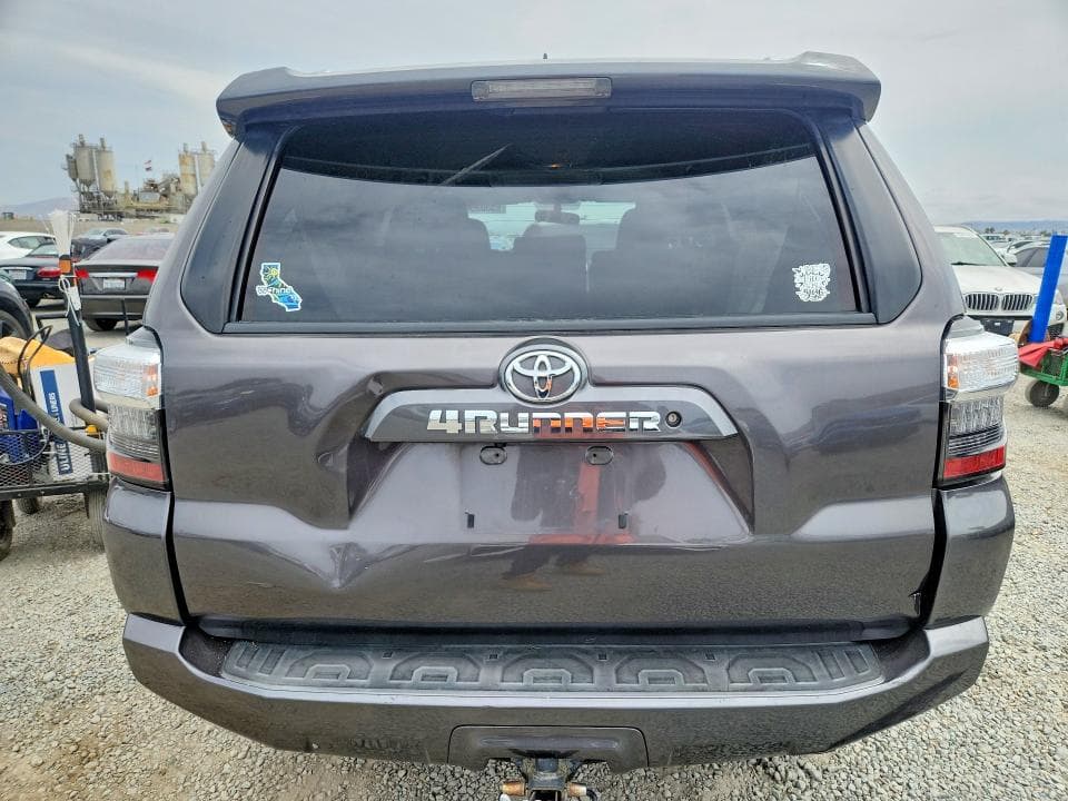 2017 TOYOTA 4RUNNER SR5 6