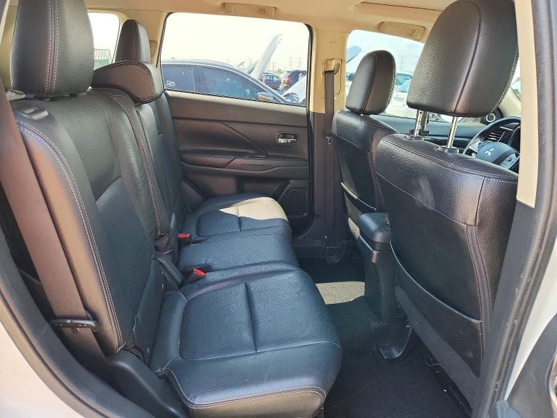 2018 MITSUBISHI OUTLANDER SE 10