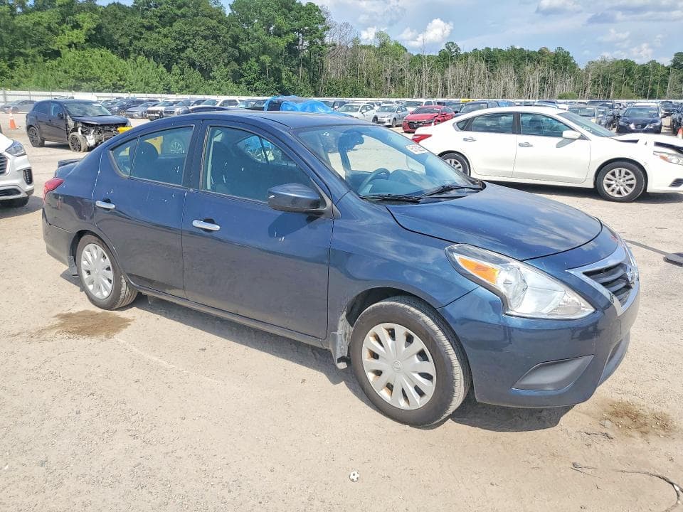 2017 NISSAN VERSA 1.6 SV 4