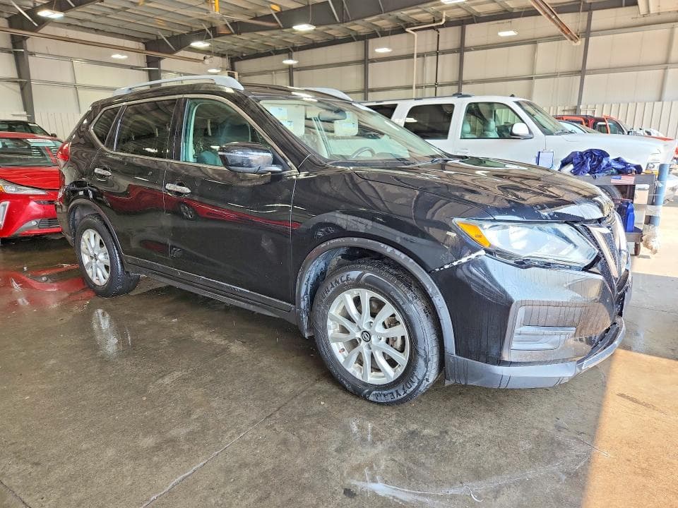 2017 NISSAN ROGUE SV 4
