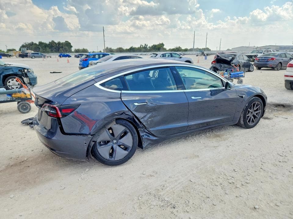 2018 TESLA MODEL 3 3
