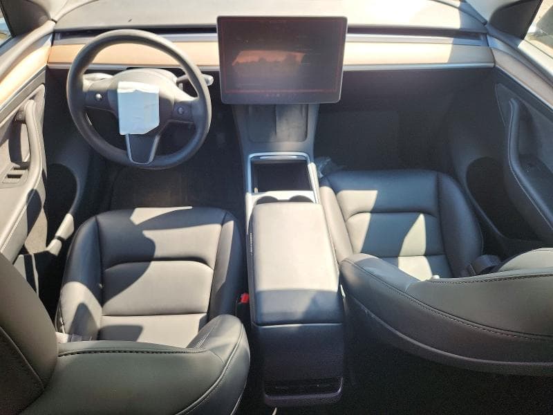 2024 TESLA MODEL Y 8