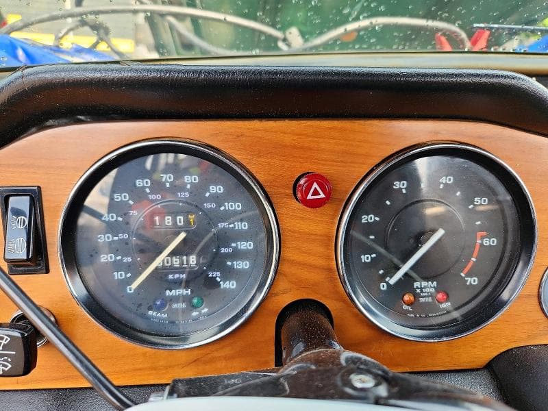1976 TRIUMPH CAR TR6 9