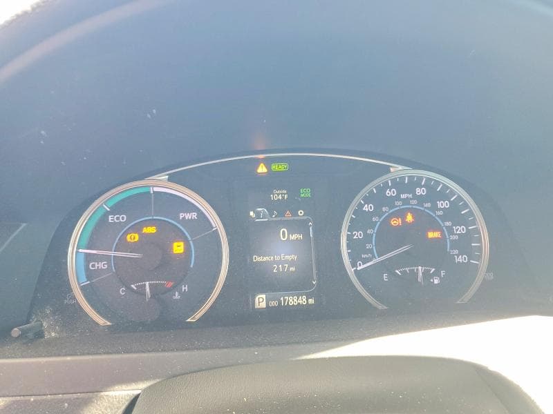 2017 TOYOTA CAMRY HYBRID XLE 9