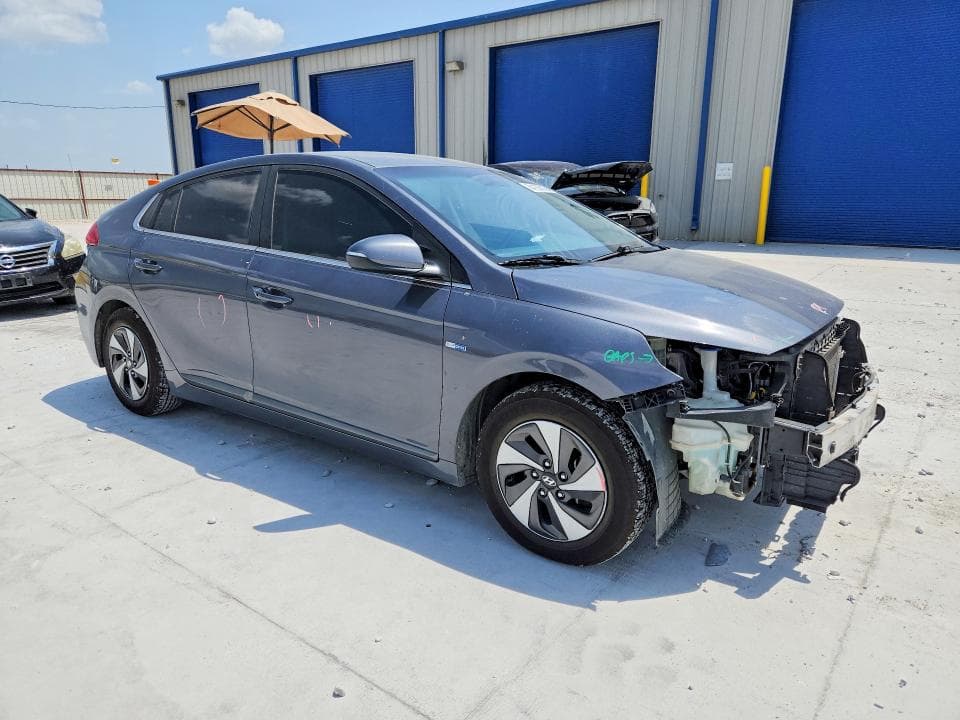 2017 HYUNDAI IONIQ SEL 4