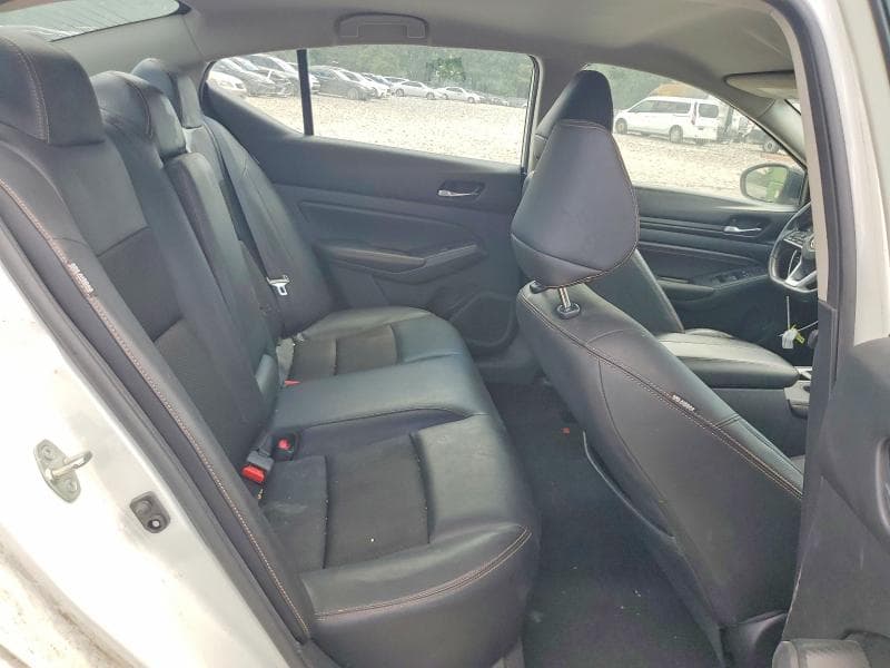 2022 NISSAN ALTIMA SR 10