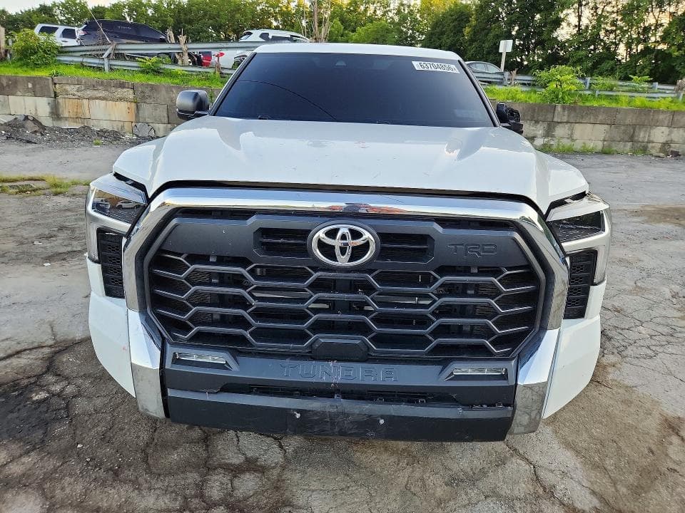 2024 TOYOTA TUNDRA SR5 5