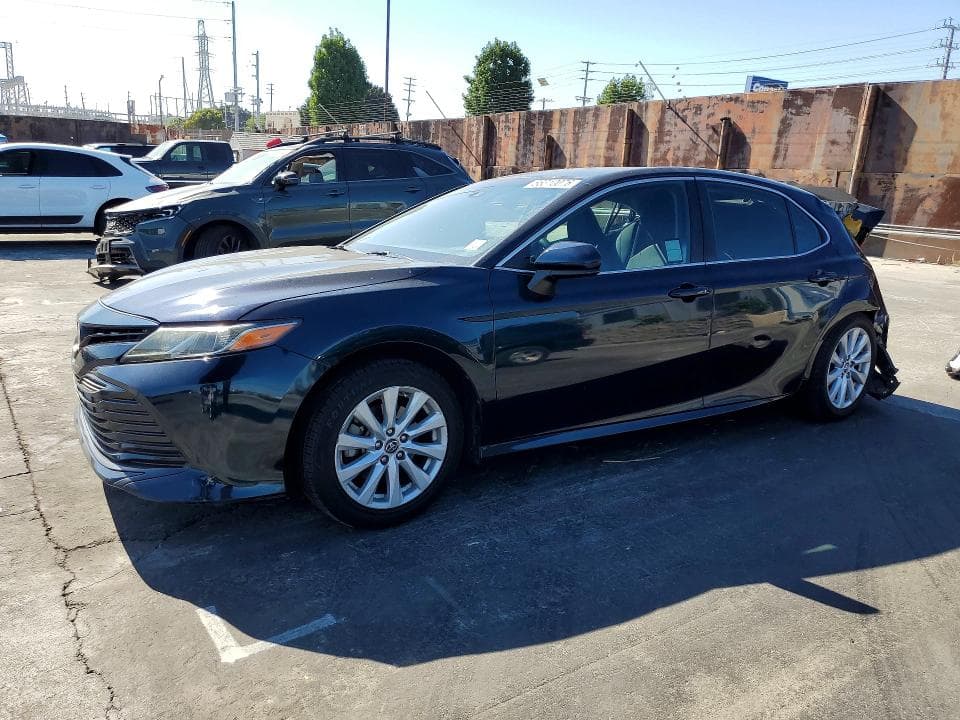 2019 TOYOTA CAMRY LE - 1