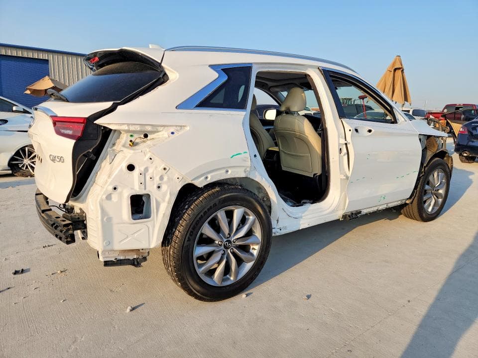 2020 INFINITI QX50 LUXE 3