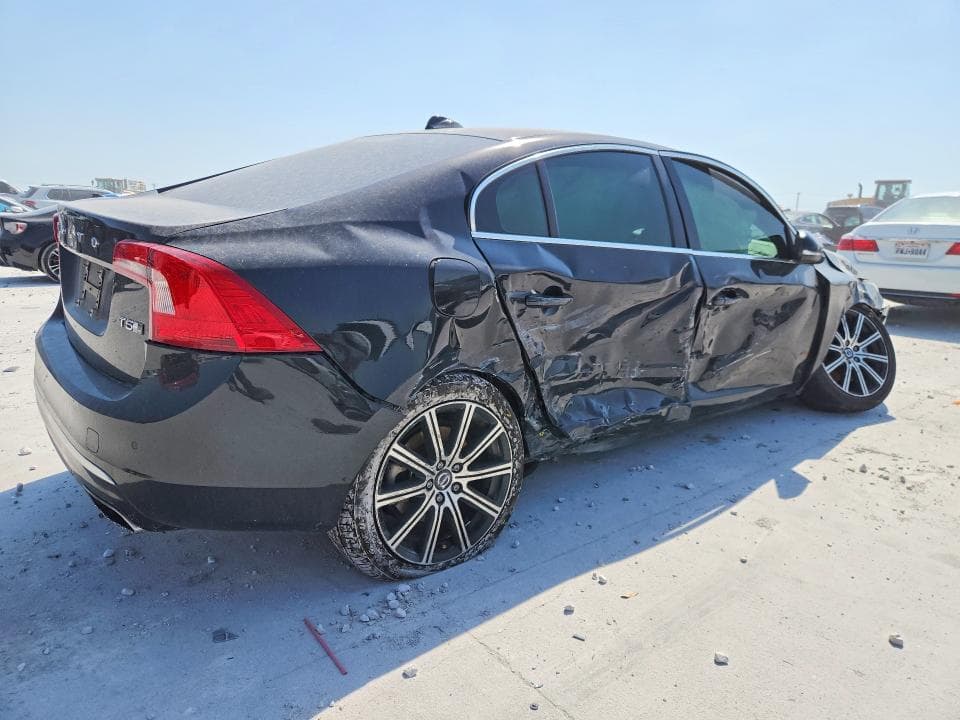 2017 VOLVO S60 PLATINUM 3