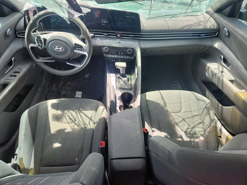 2024 HYUNDAI ELANTRA SEL 8