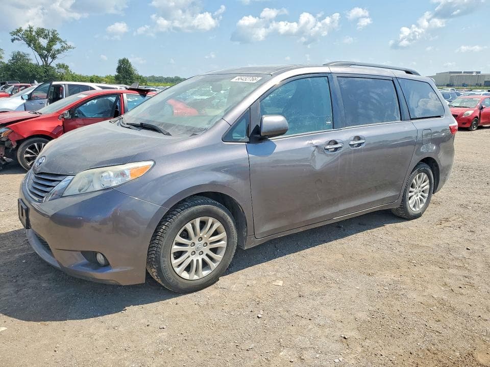 2017 TOYOTA SIENNA XLE PREMIUM 8-PASSENGER - 1