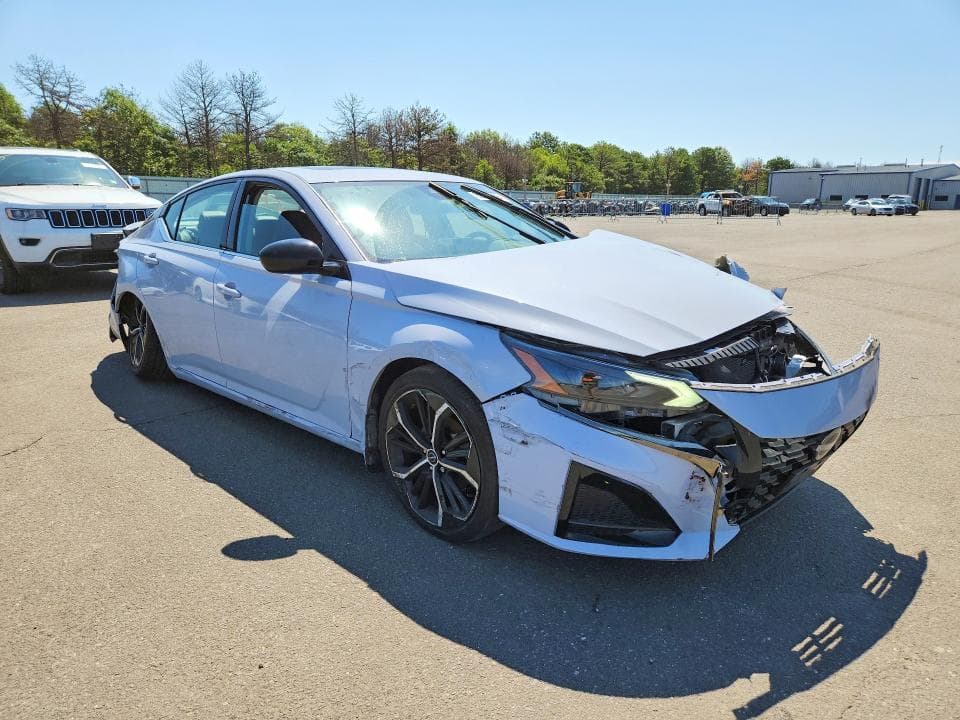 2024 NISSAN ALTIMA SR 4
