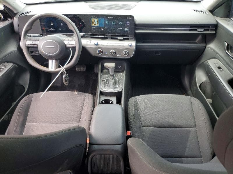 2024 HYUNDAI KONA SE 8