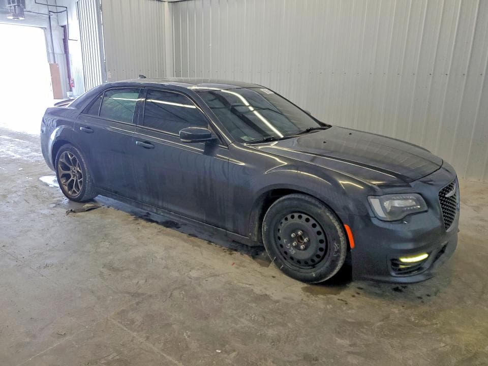 2018 CHRYSLER 300 S 4