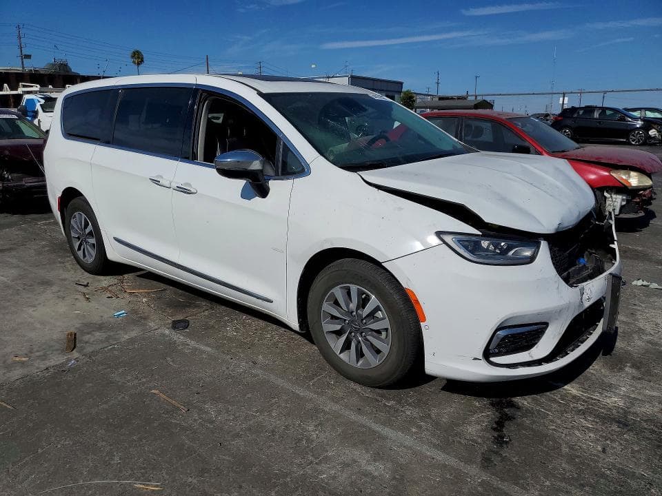2023 CHRYSLER PACIFICA HYBRID LIMITED 4