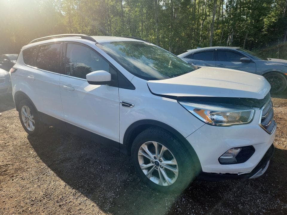 2017 FORD ESCAPE SE 4