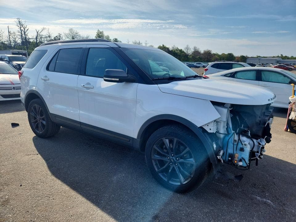 2018 FORD EXPLORER XLT 4