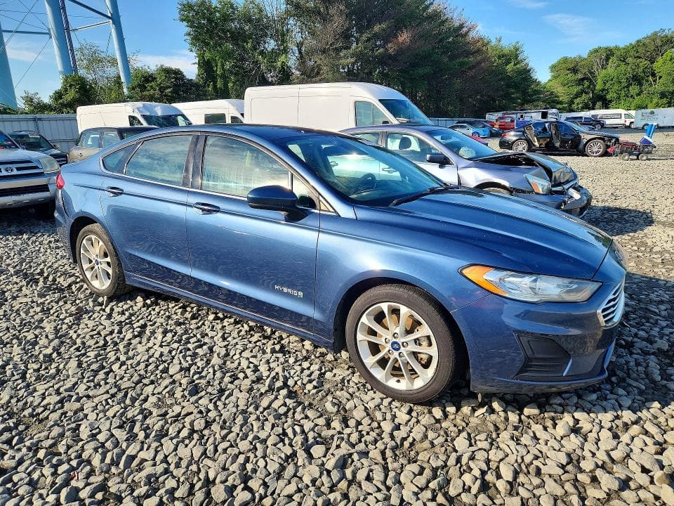2019 FORD FUSION SE 4