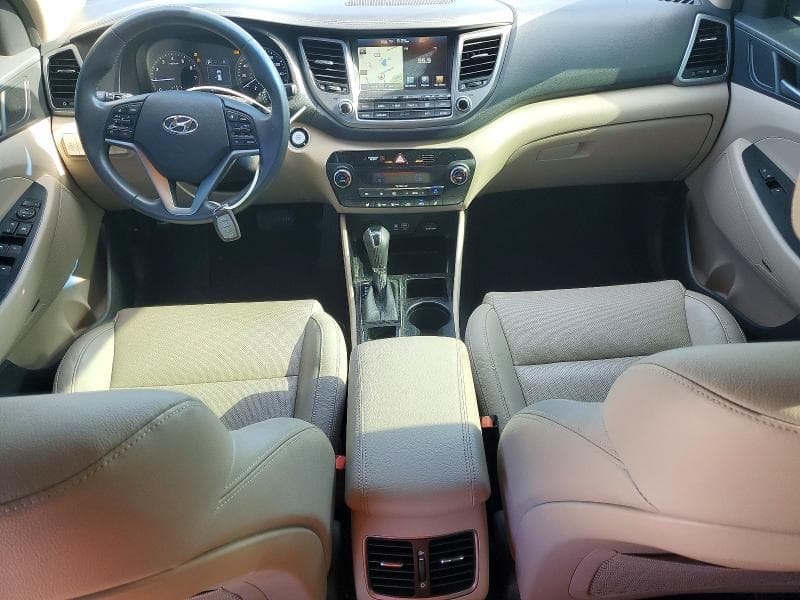 2017 HYUNDAI TUCSON SE PLUS 8