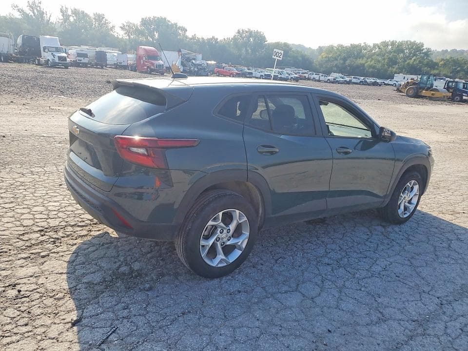 2025 CHEVROLET TRAX LS 3