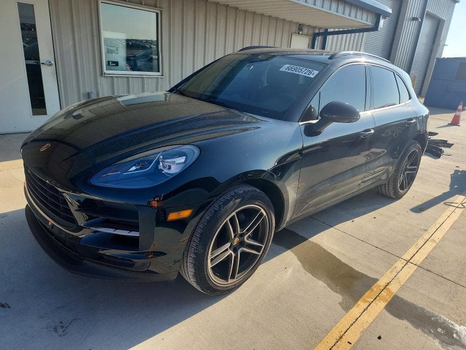2021 PORSCHE MACAN - 1